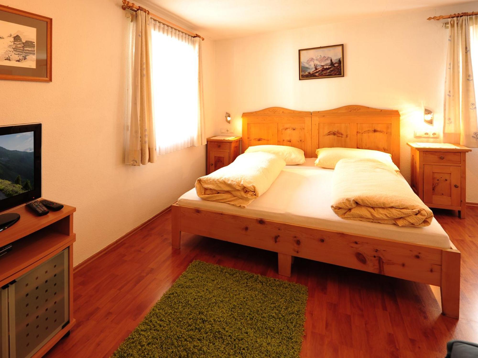 Apart am Brunnen Ried im Oberinntal Zimmer foto